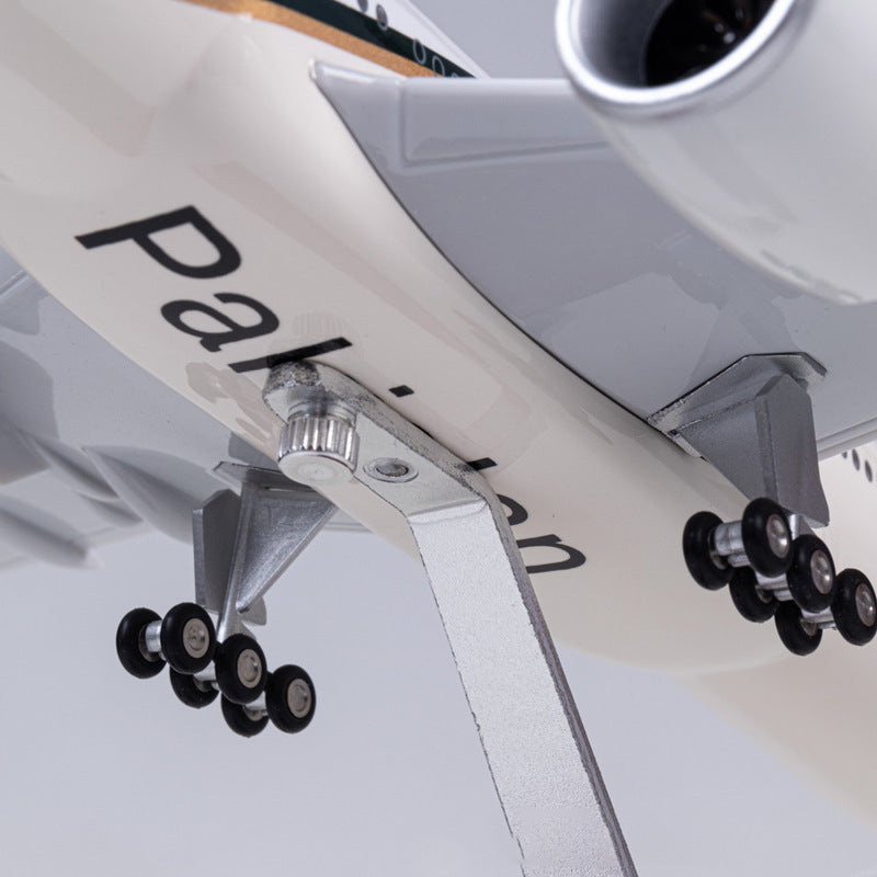 PIA Boeing 777 1:157 Scale Model