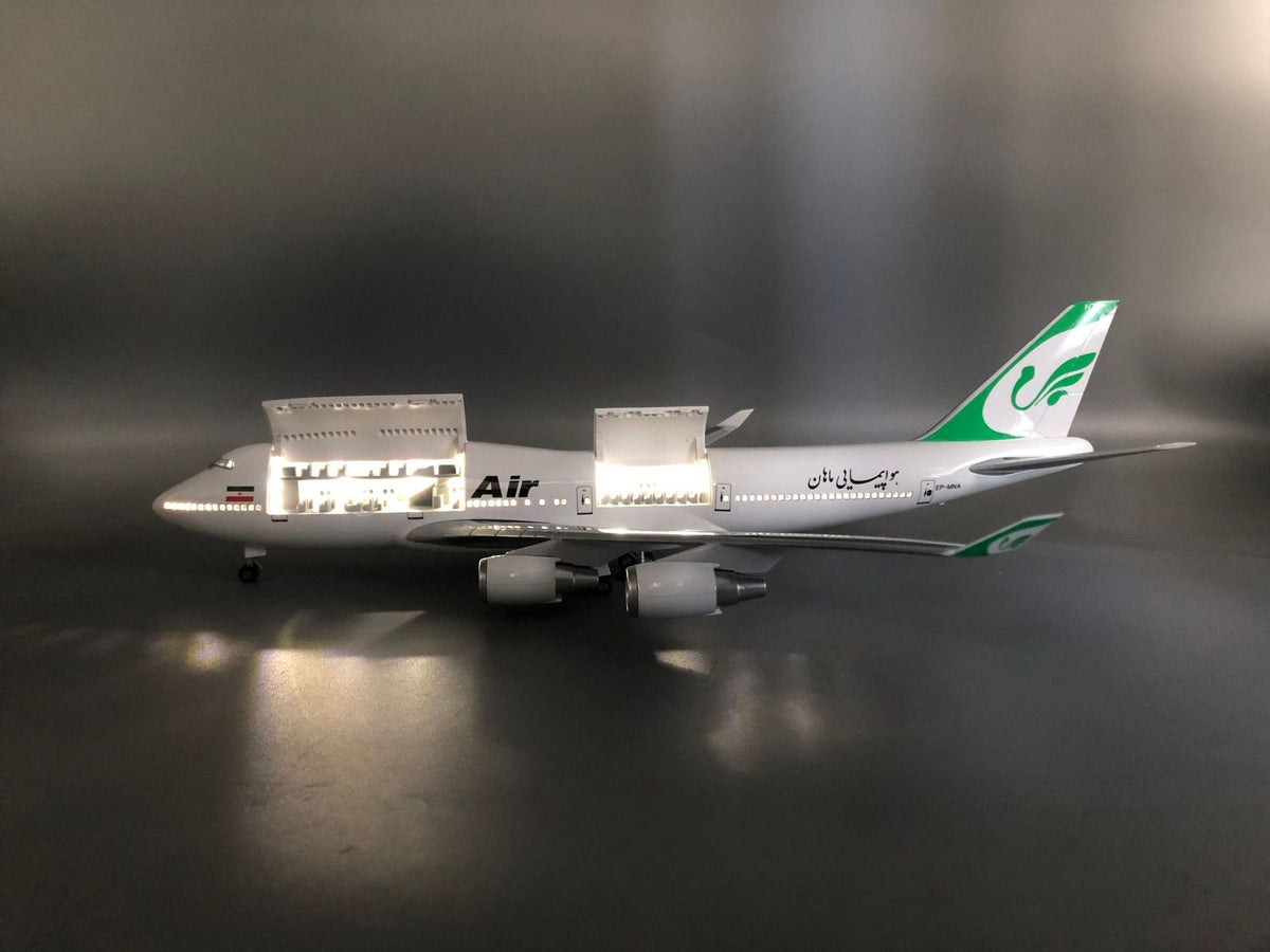 Mahan Air Boeing 747 1:150 Scale Model