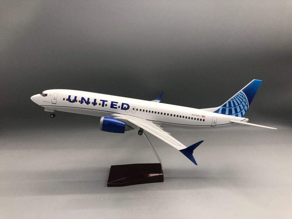 United Airlines Boeing 737-800 1:85 Scale Model