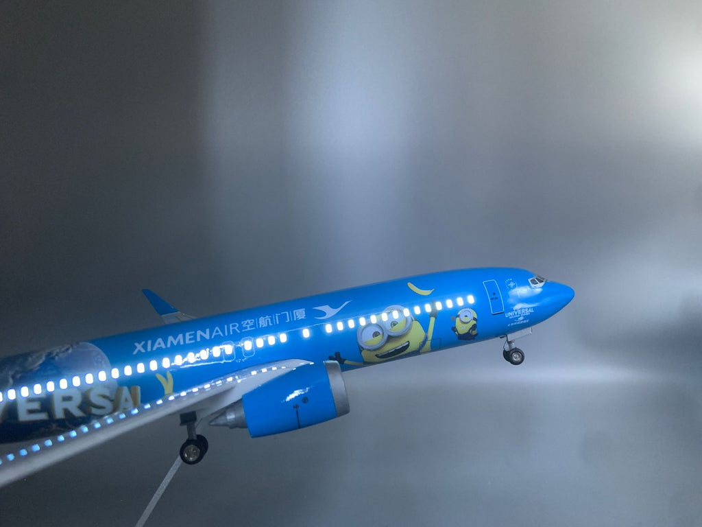 Xiamen Airlines - Universal Minions Boeing 737 1:145 Scale Model