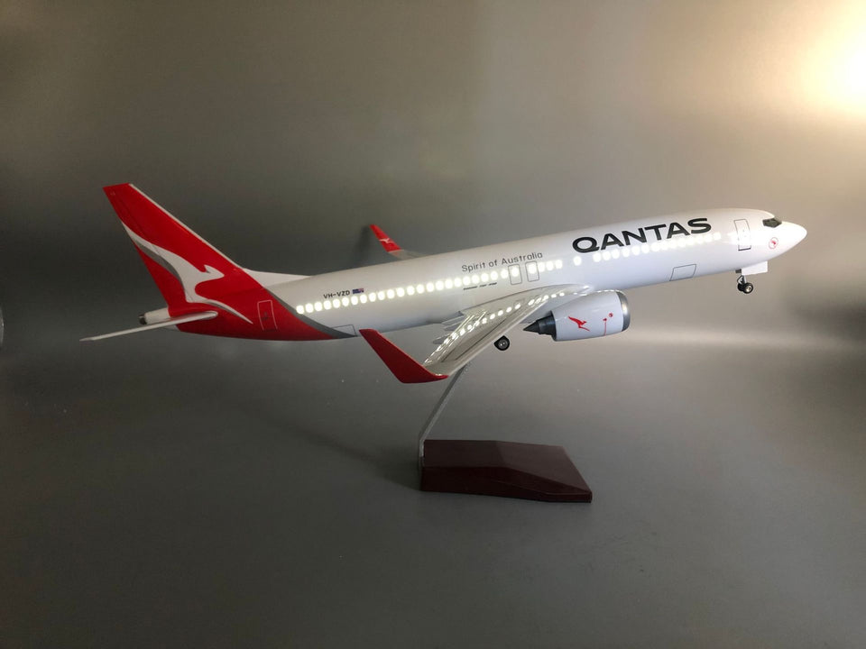 Qantas Boeing 737-800 1:85 Scale Model