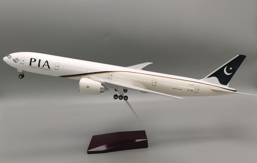 PIA Boeing 777 1:157 Scale Model