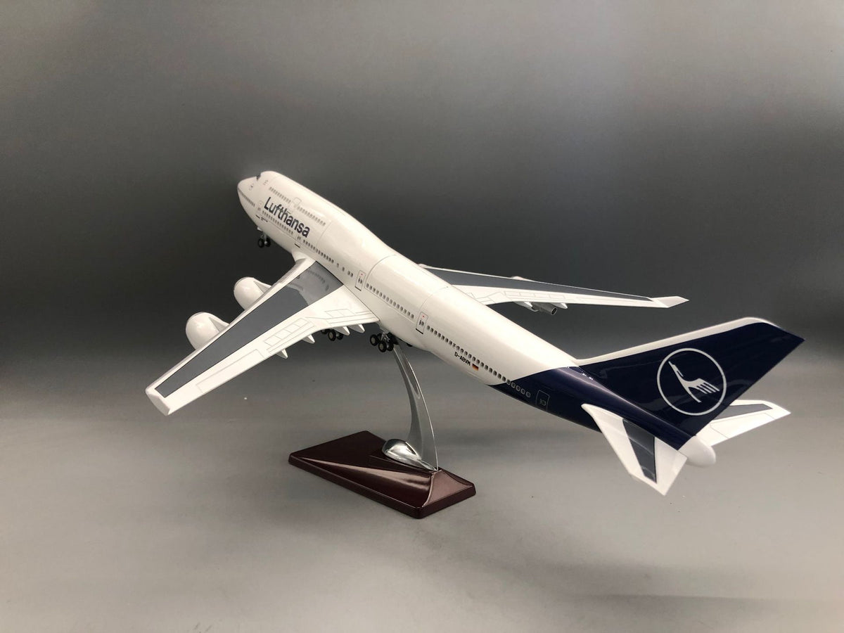 Lufthansa Boeing 747 1:150 Scale Model