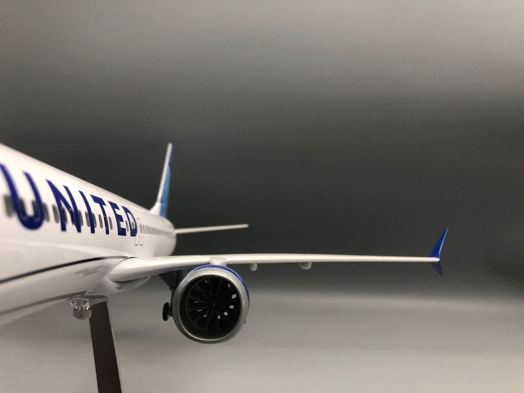 United Airlines Boeing 737-800 1:85 Scale Model