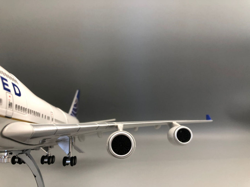 United Airlines Boeing 747 1:150 Scale Model