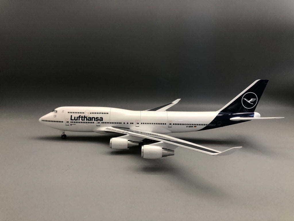 Lufthansa Boeing 747 1:150 Scale Model