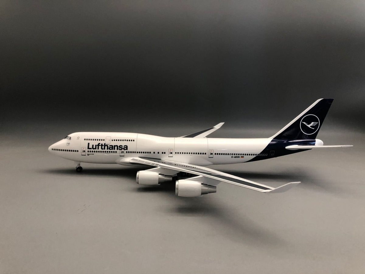 Lufthansa Boeing 747 1:150 Scale Model