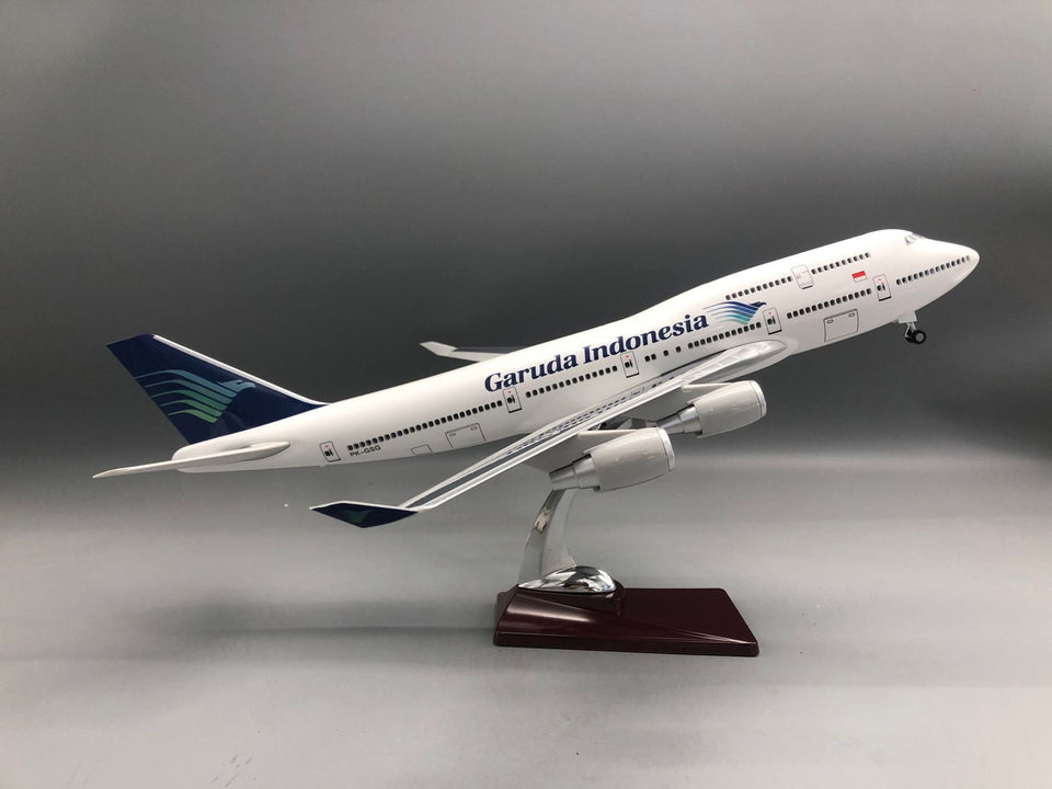 Garuda Indonesia fBoeing 747 1:150 Scale Model