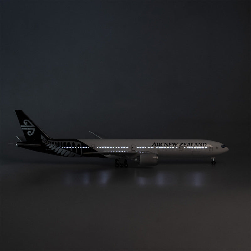 Air New Zealand Boeing 777 1:157 Scale Model