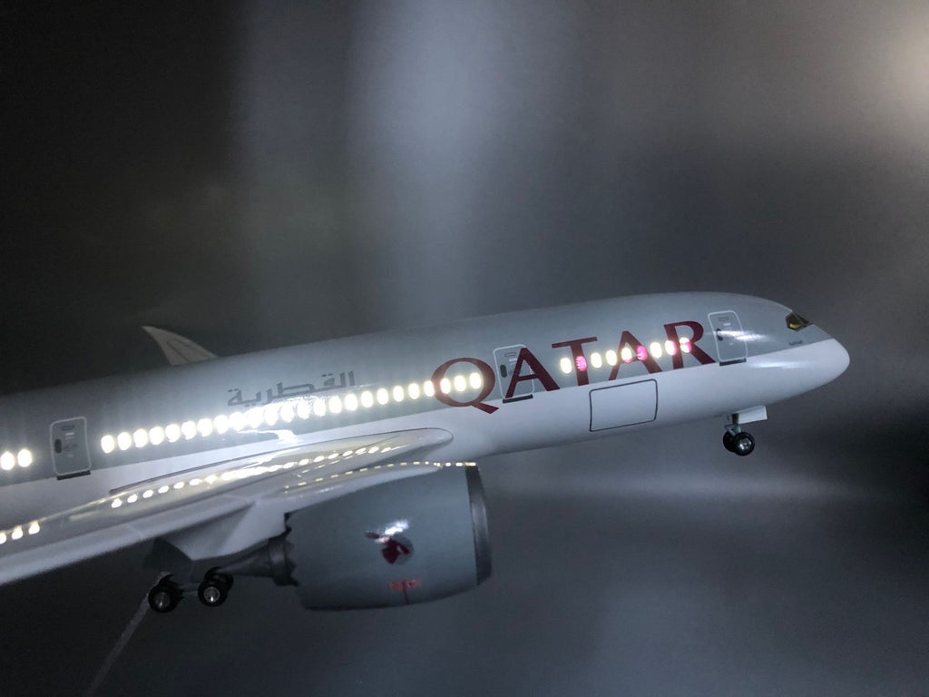 Qatar Airways Boeing 787 1:145 Scale Model