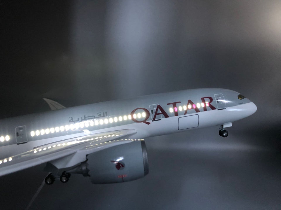 Qatar Airways Boeing 787 1:145 Scale Model