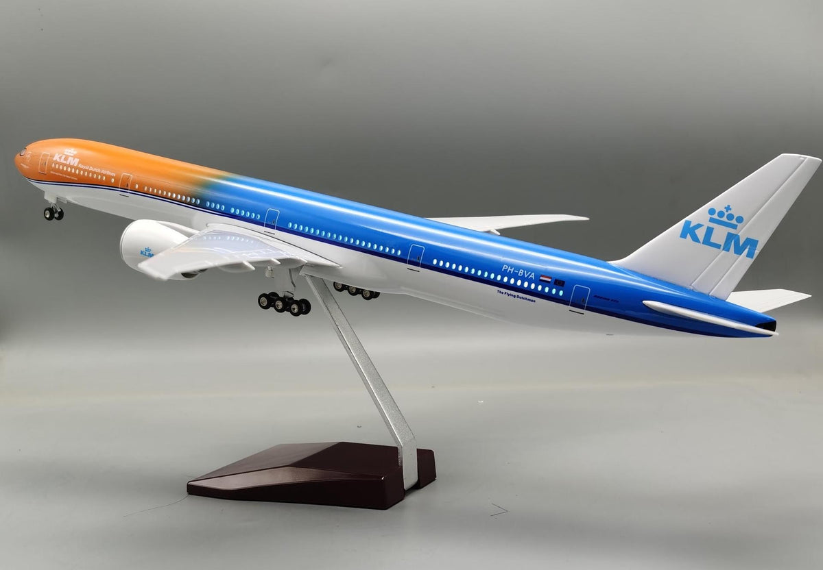 KLM Orange Pride Boeing 777 1:157 Scale Model
