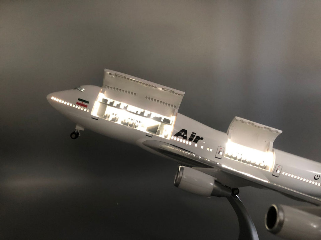Mahan Air Boeing 747 1:150 Scale Model