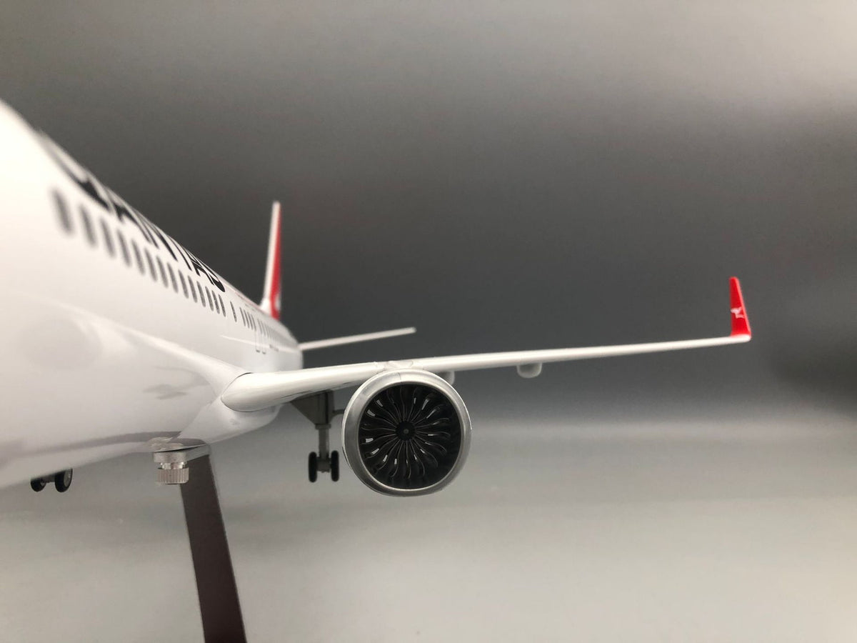 Qantas Boeing 737-800 1:85 Scale Model