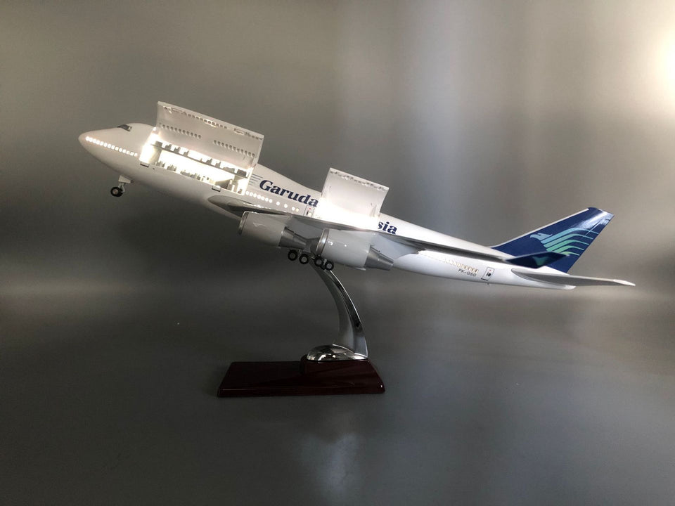 Garuda Indonesia fBoeing 747 1:150 Scale Model