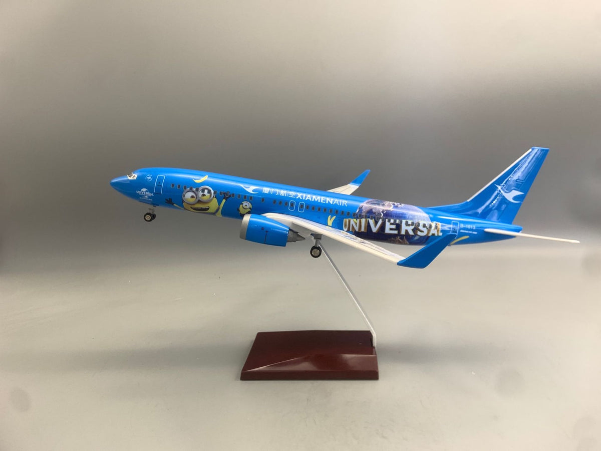 Xiamen Airlines - Universal Minions Boeing 737 1:145 Scale Model