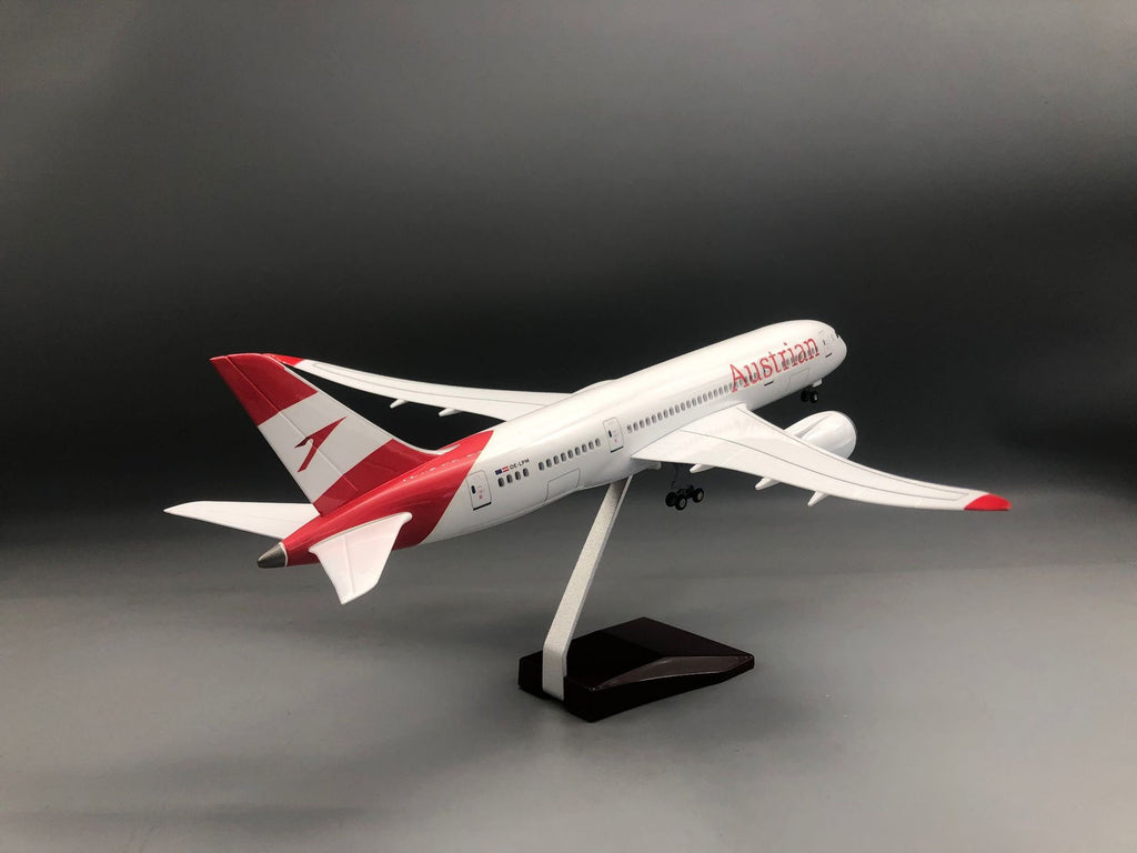 Austrian Boeing 787-9 Special Greenliner 1:145 Scale Model