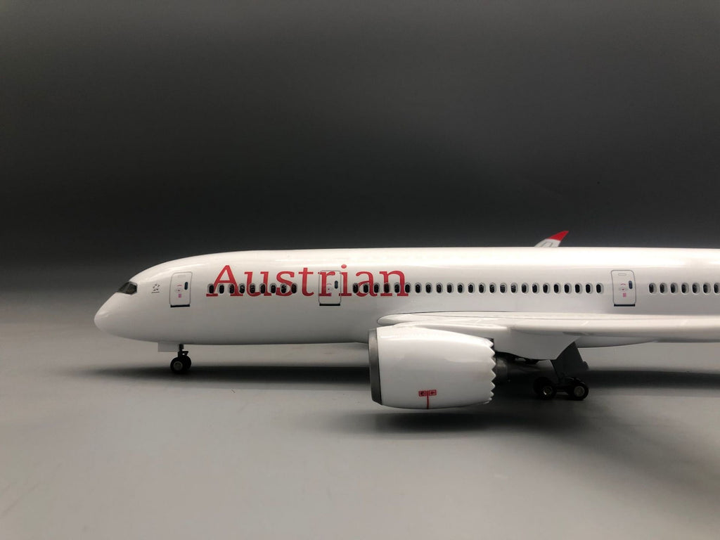 Austrian Boeing 787-9 Special Greenliner 1:145 Scale Model