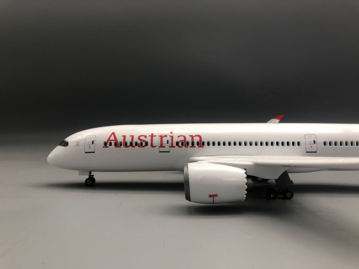 Austrian Boeing 787-9 Special Greenliner 1:145 Scale Model