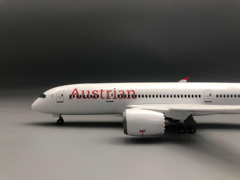 Austrian Boeing 787-9 Special Greenliner 1:145 Scale Model