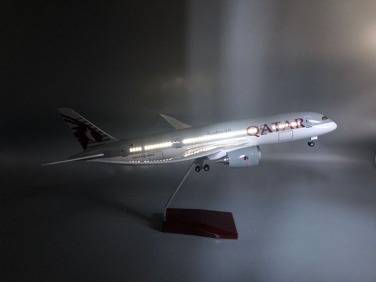 Qatar Airways Boeing 787 1:145 Scale Model