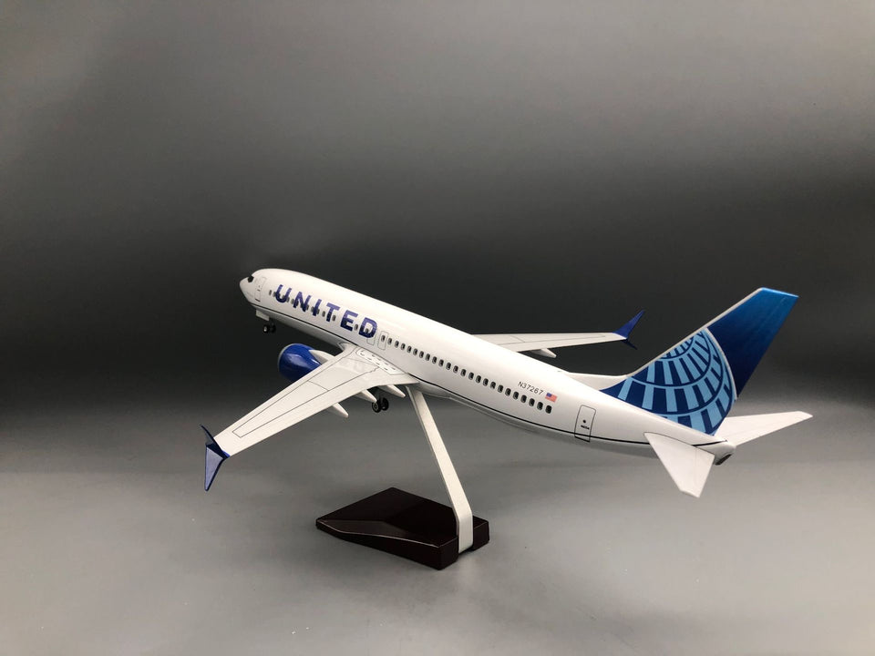 United Airlines Boeing 737-800 1:85 Scale Model