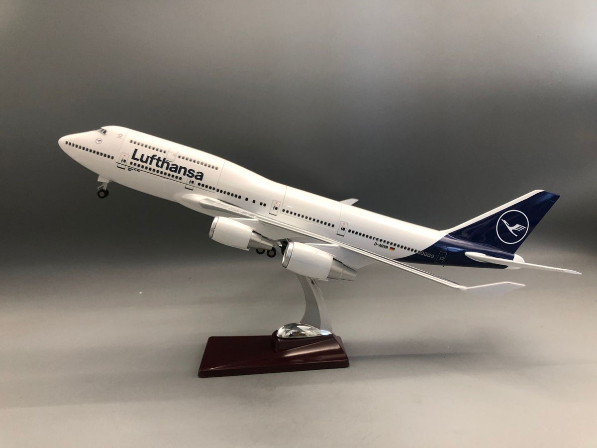 Lufthansa Boeing 747 1:150 Scale Model