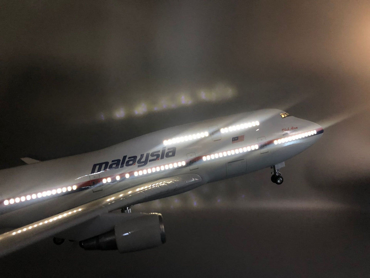 Malaysia Airlines Boeing 747 Model