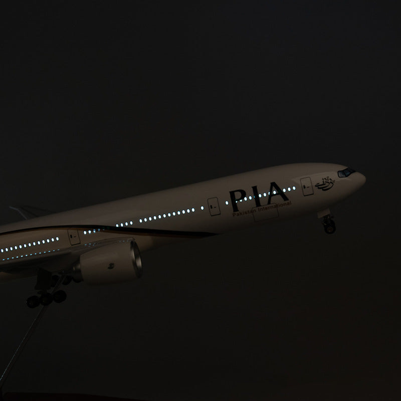 PIA Boeing 777 1:157 Scale Model