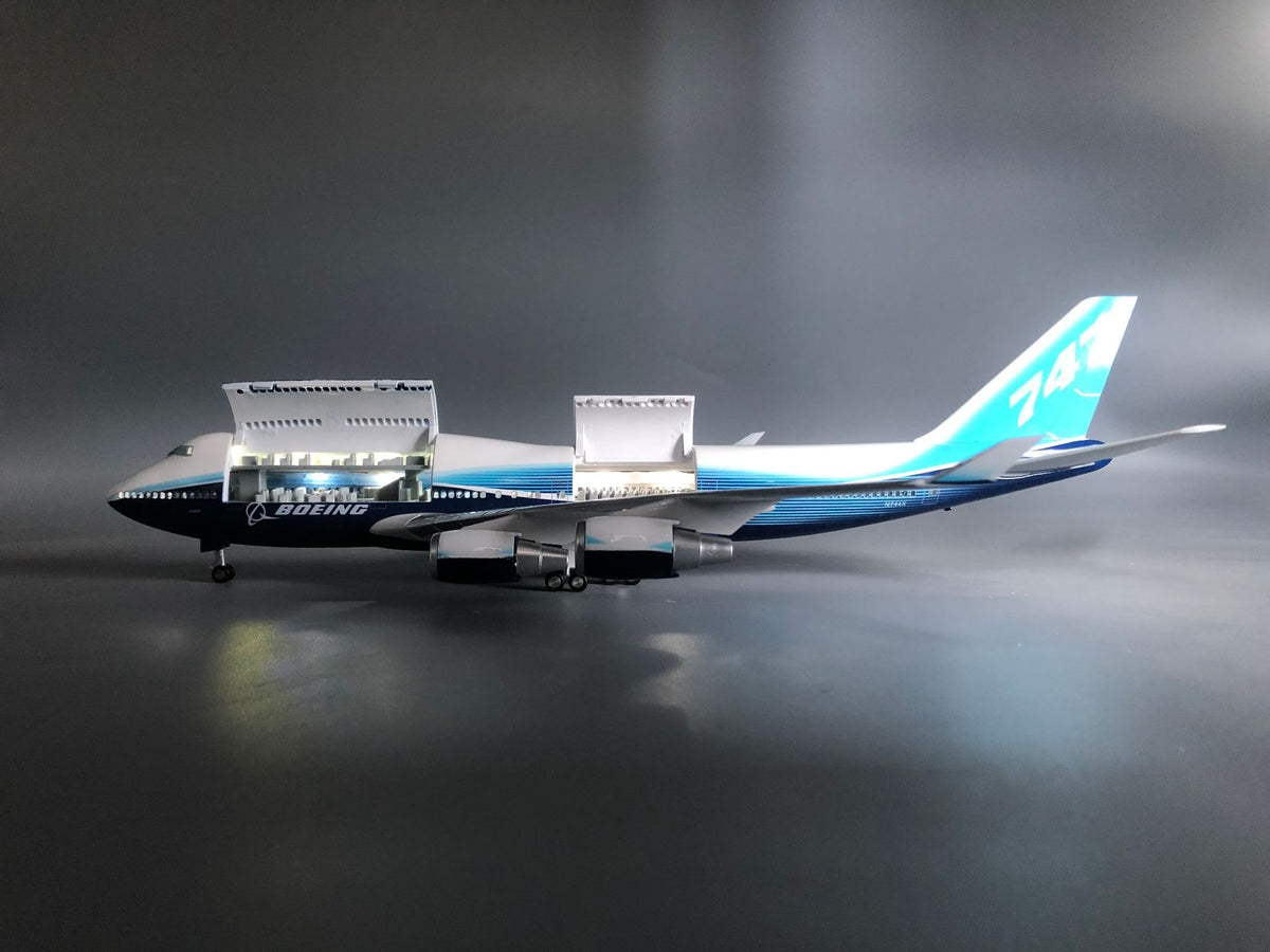Boeing 747 1:150 Scale Model
