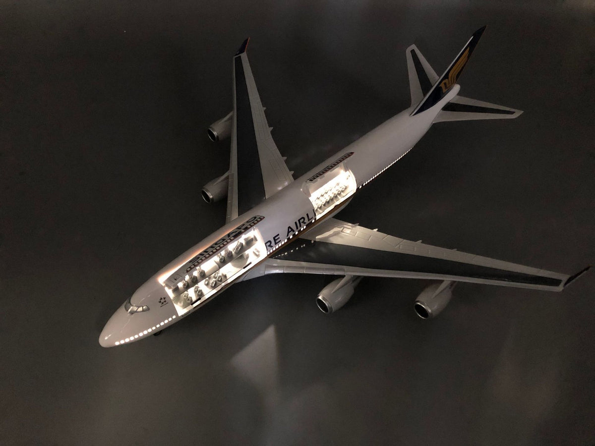 Singapore Airlines Boeing 747 1:150 Scale Model