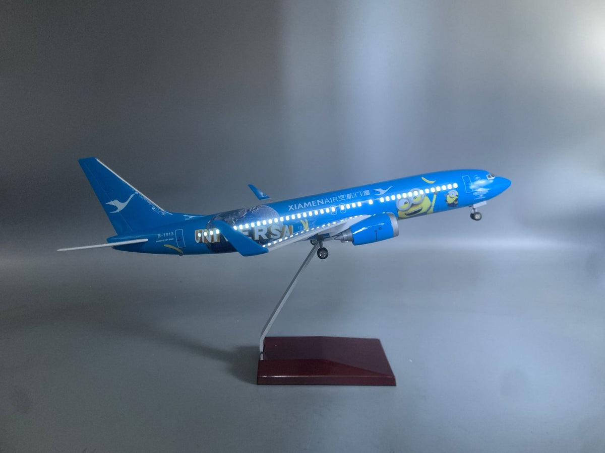 Xiamen Airlines - Universal Minions Boeing 737 1:145 Scale Model