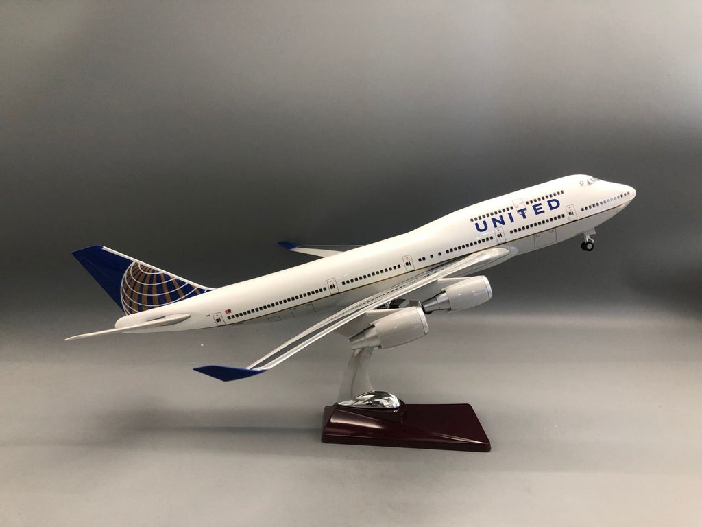 United Airlines Boeing 747 1:150 Scale Model