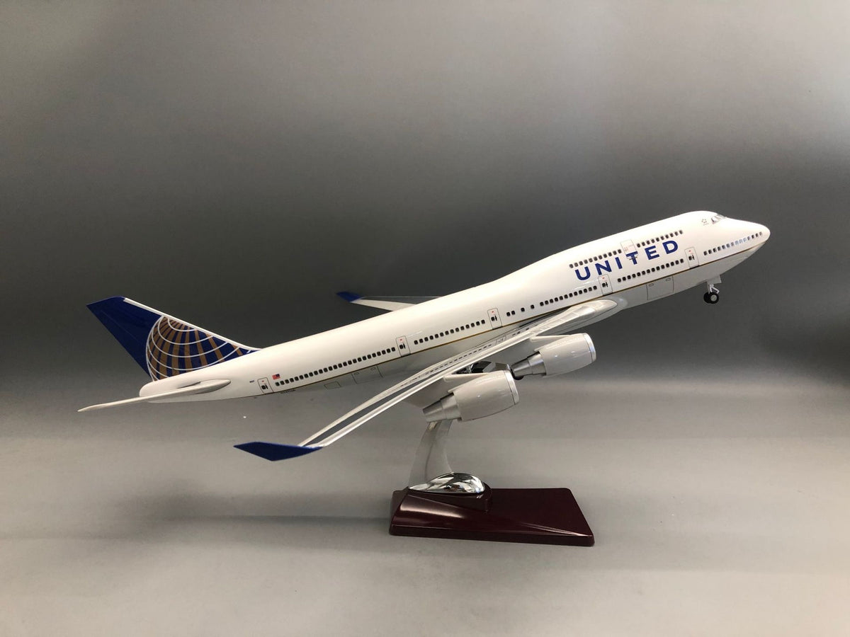 United Airlines Boeing 747 1:150 Scale Model