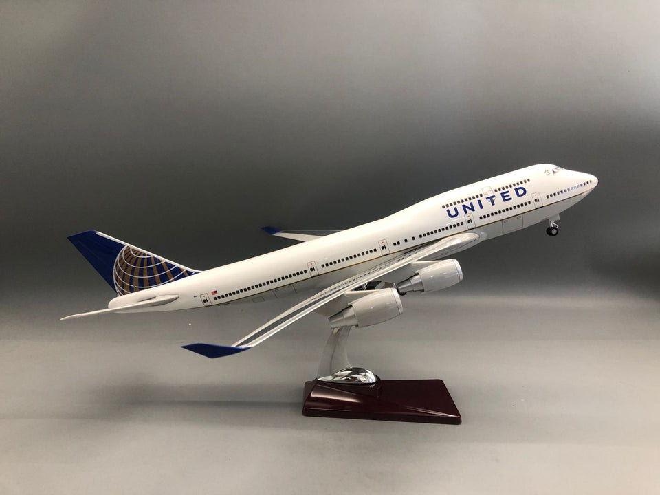 United Airlines Boeing 747 1:150 Scale Model