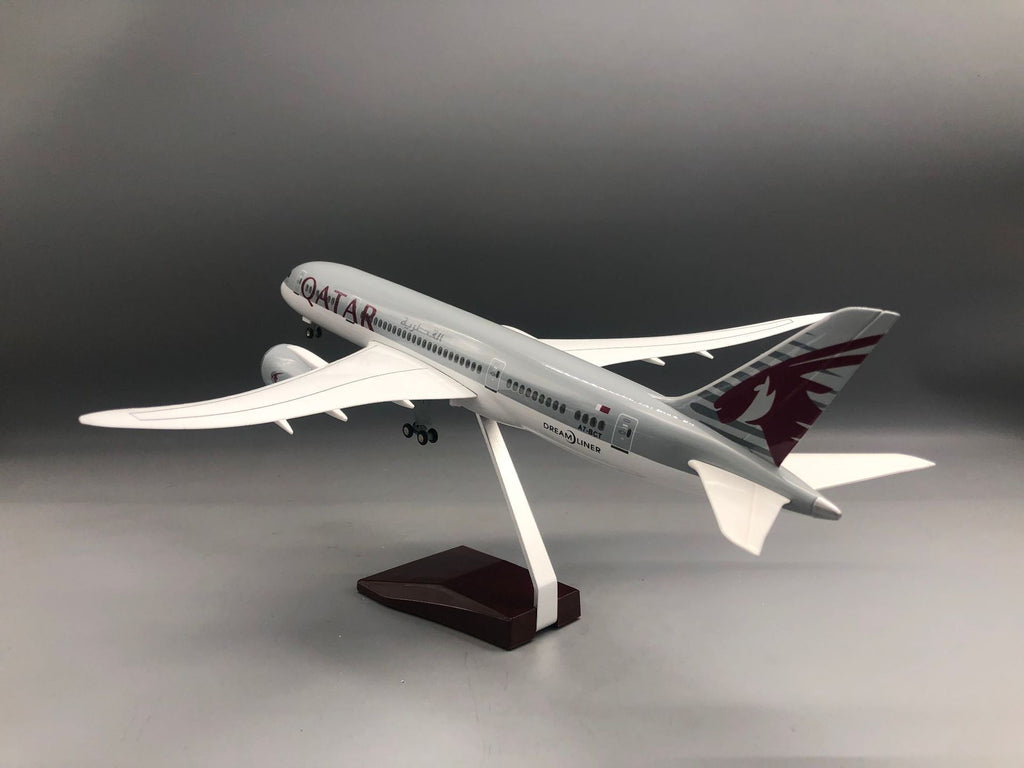 Qatar Airways Boeing 787 1:145 Scale Model