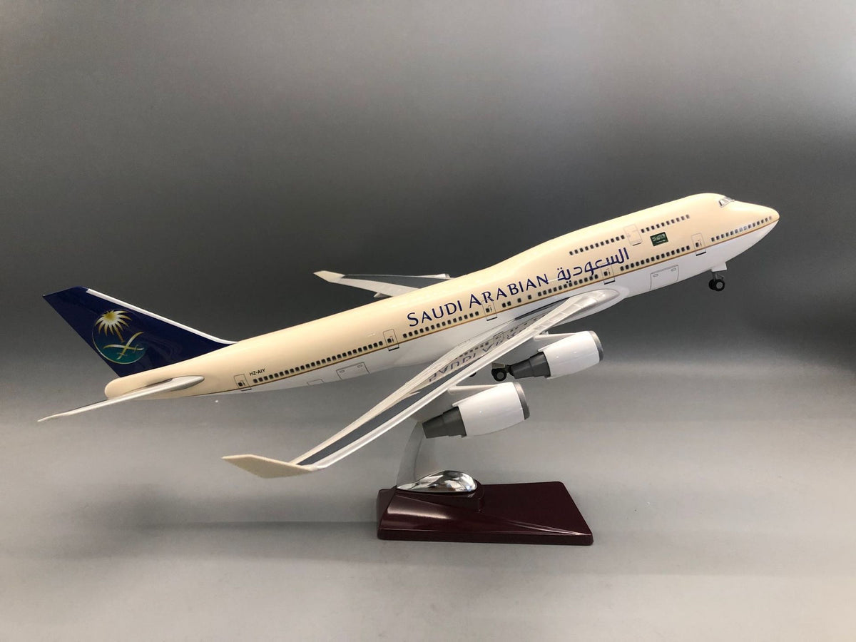 Saudi Arabian Boeing 747 1:150 Scale Model