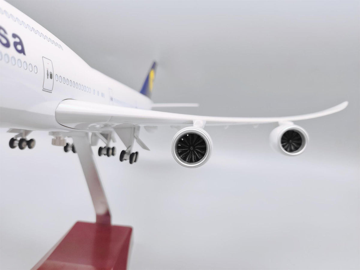 Lufthansa Boeing 747 Model