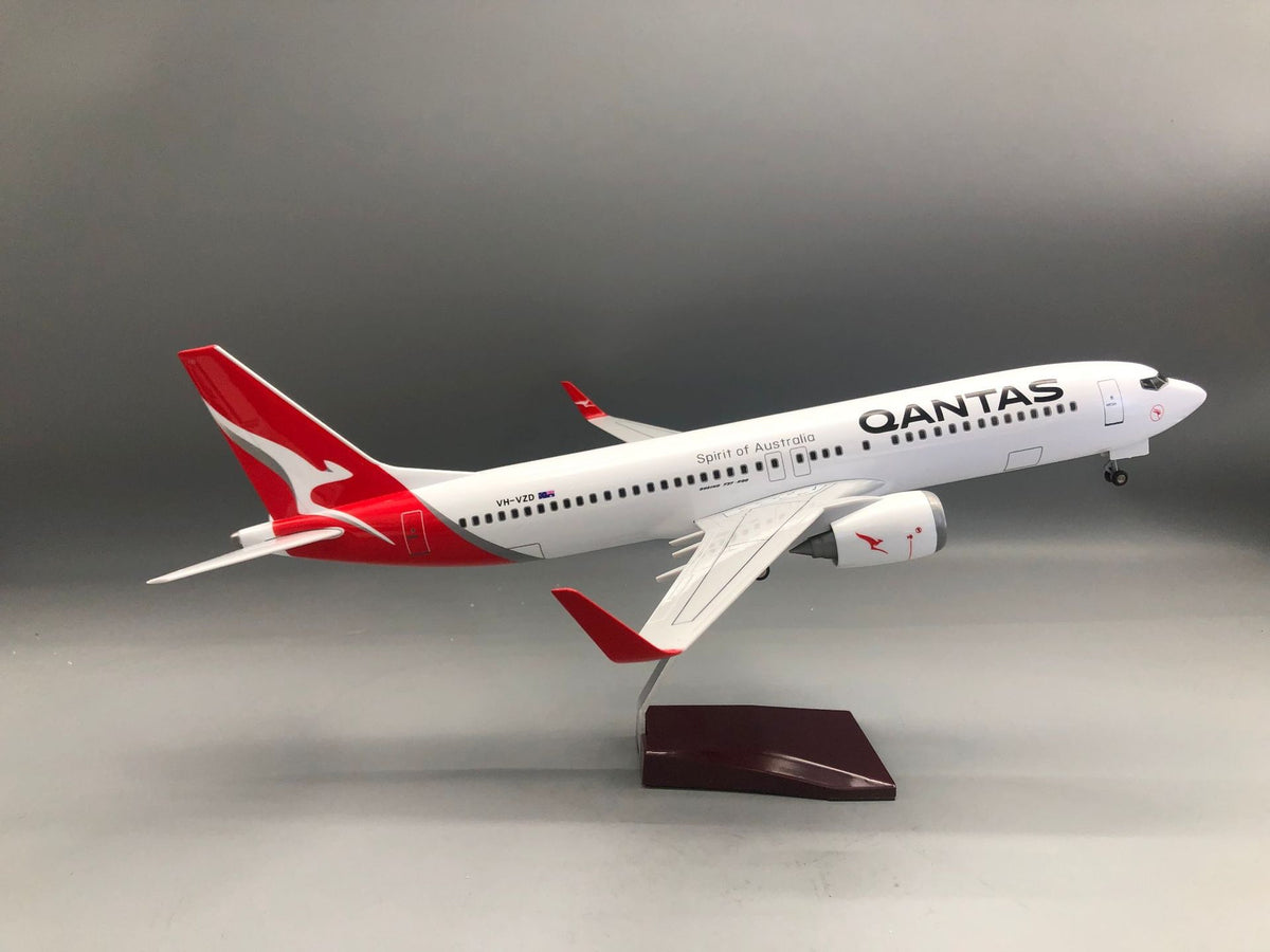 Qantas Boeing 737-800 1:85 Scale Model