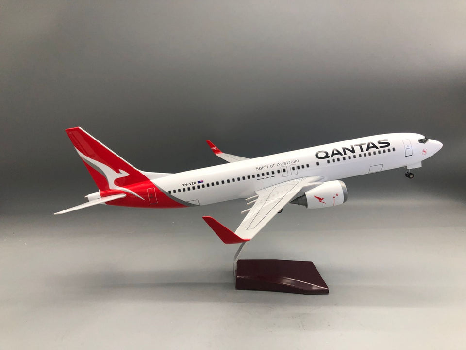 Qantas Boeing 737-800 1:85 Scale Model