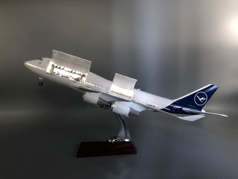 Lufthansa Boeing 747 1:150 Scale Model