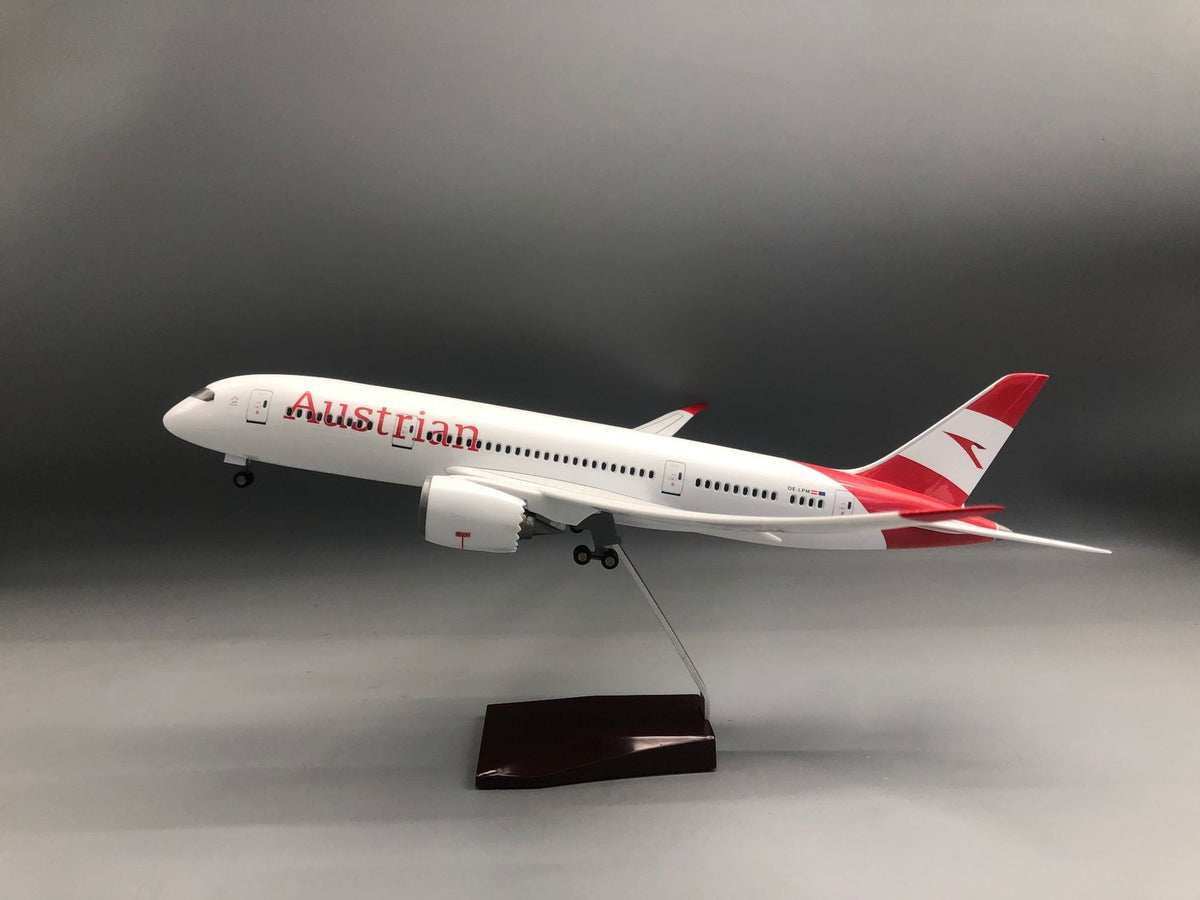 Austrian Boeing 787-9 Special Greenliner 1:145 Scale Model