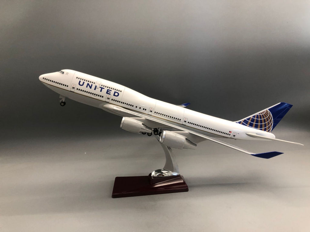 United Airlines Boeing 747 1:150 Scale Model