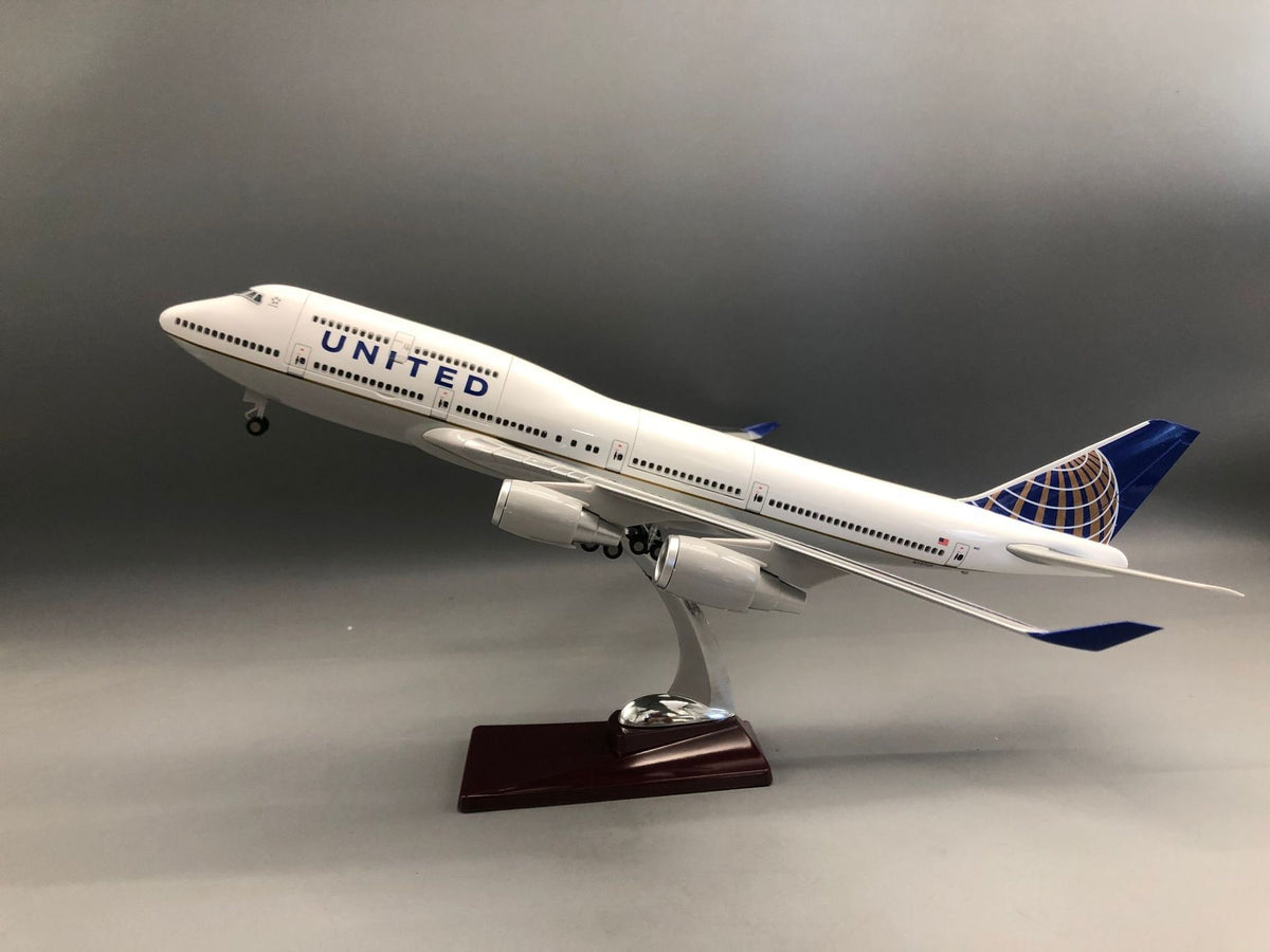 United Airlines Boeing 747 1:150 Scale Model
