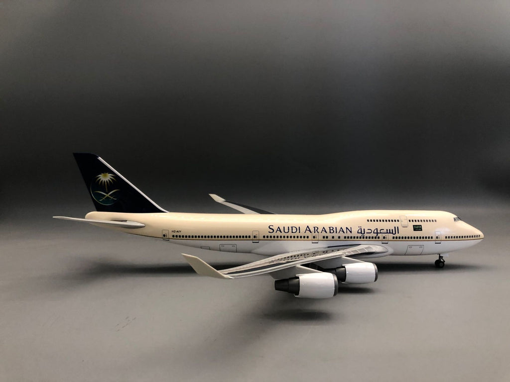 Saudi Arabian Boeing 747 1:150 Scale Model