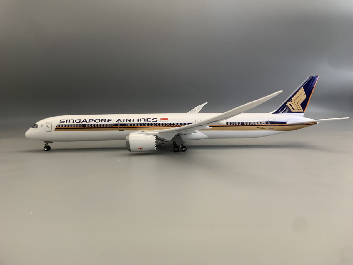 Singapore Airlines Boeing 777 1:157 Scale Model