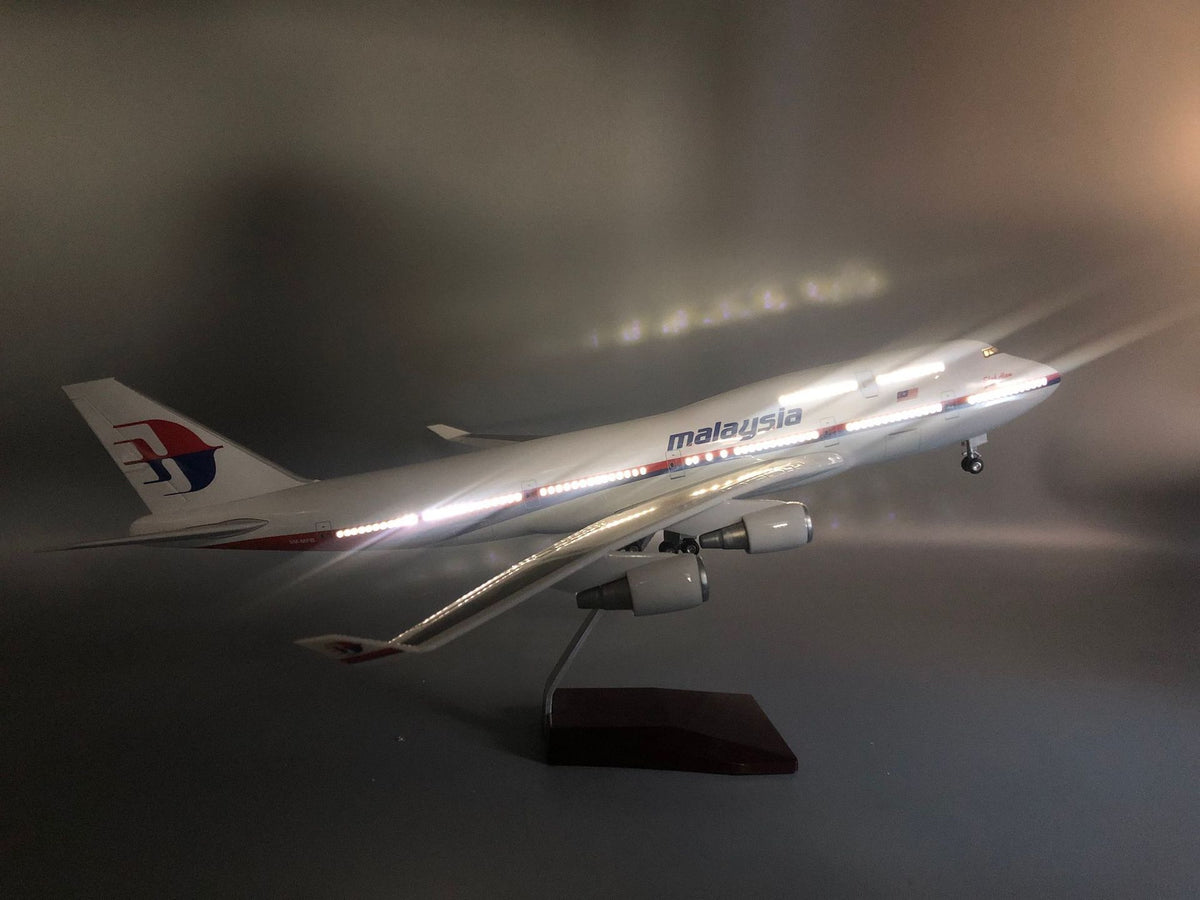 Malaysia Airlines Boeing 747 Model