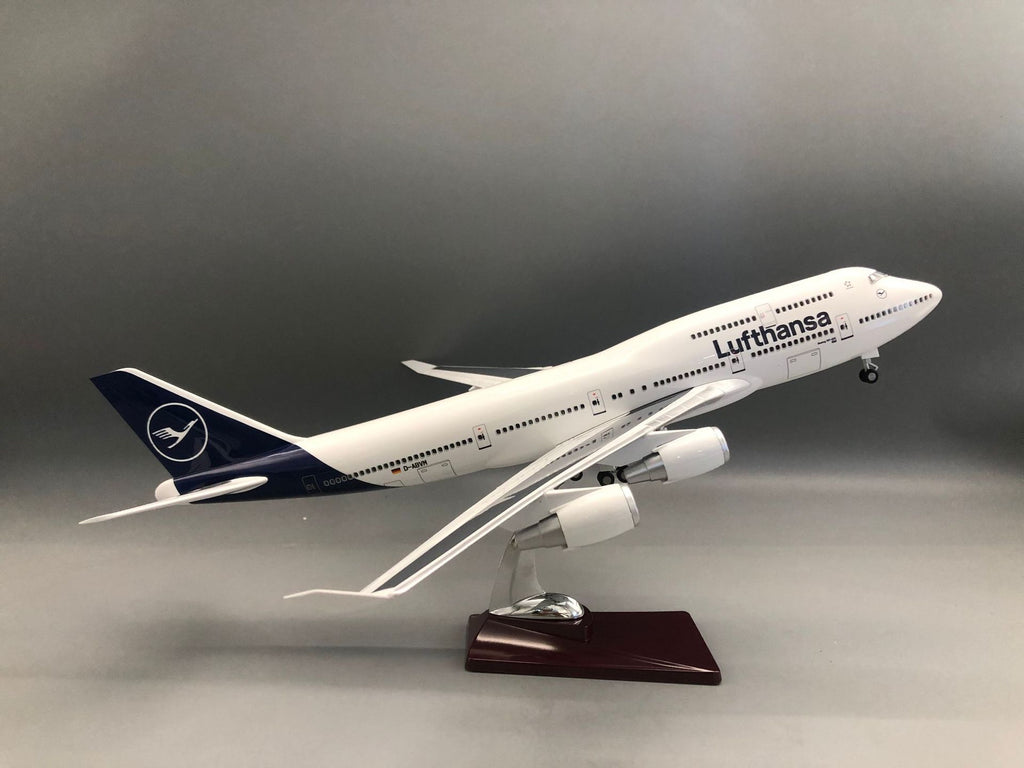 Lufthansa Boeing 747 1:150 Scale Model