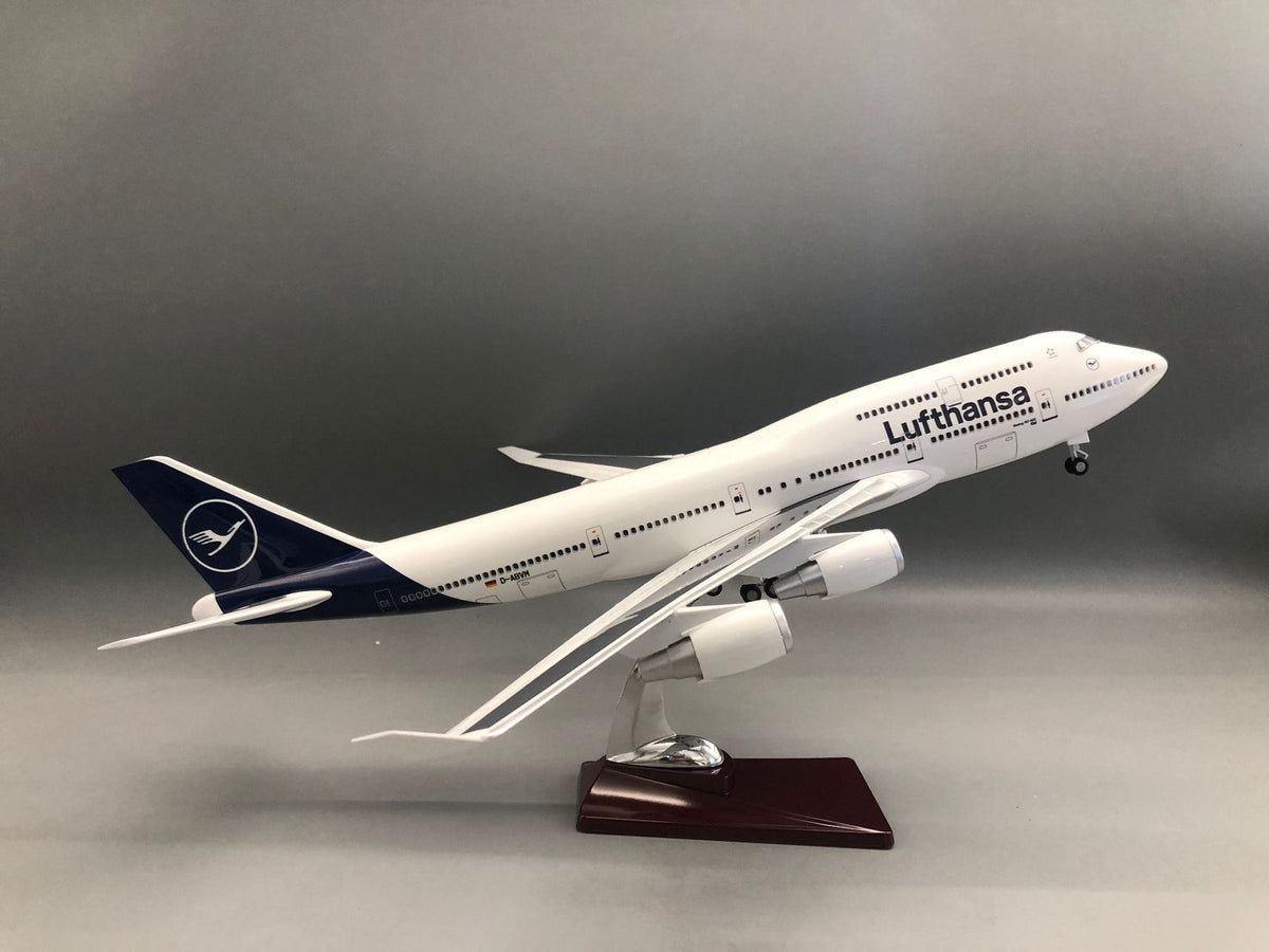 Lufthansa Boeing 747 1:150 Scale Model