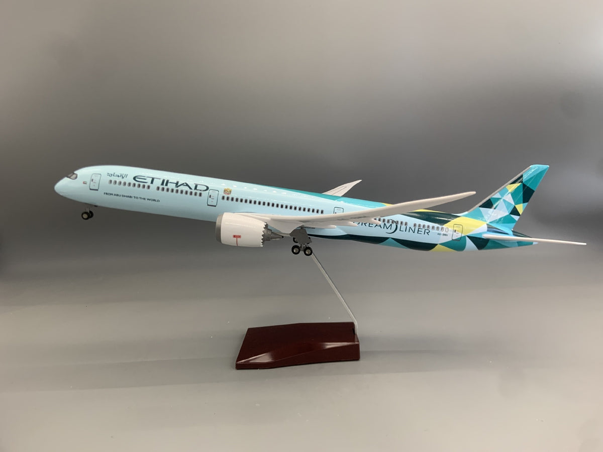 Etihad Boeing 787-10 Special Greenliner 1:145 Scale Model